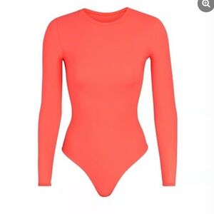 NWT Skims Fits Everybody Long Sleeve Crew Neck Bodysuit neon coral Size Medium